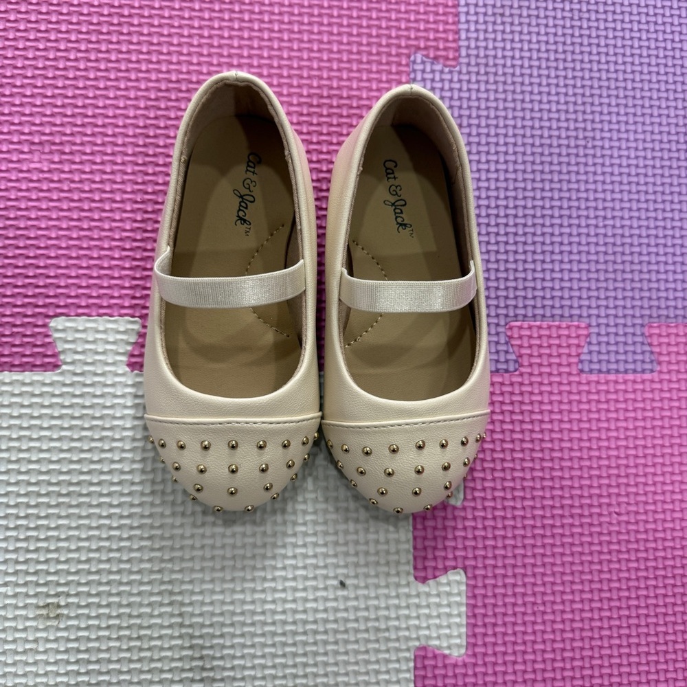Cat & Jack Cream Dress Shoes with Gold Accents